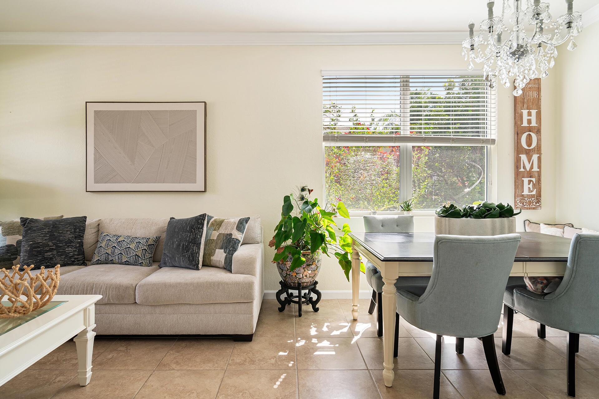 4725 Foxtail Palm Court