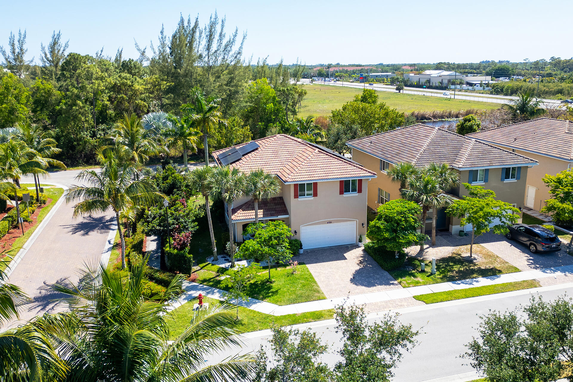 4725 Foxtail Palm Court