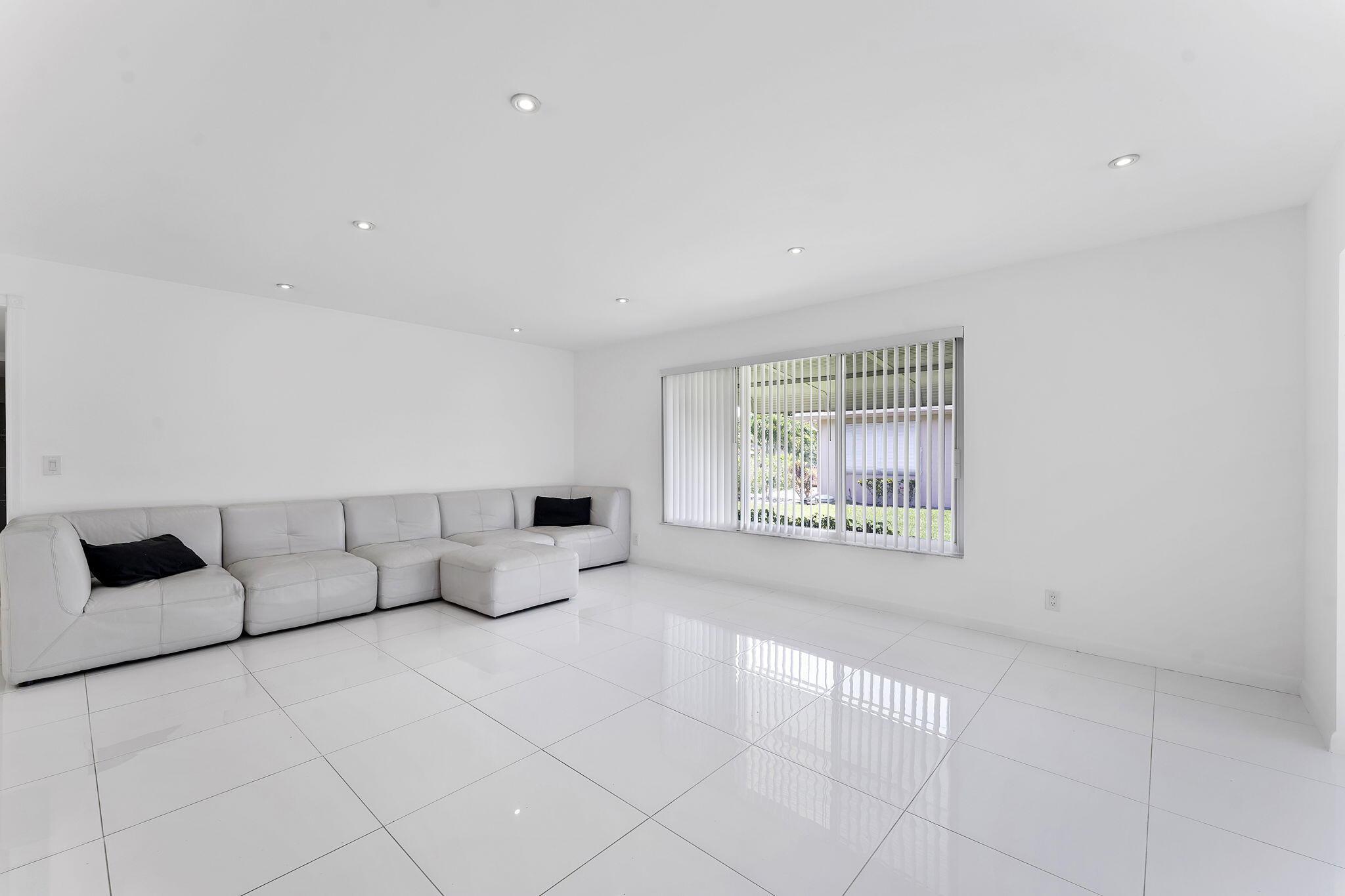 1347 NE High Point Way Way NE D