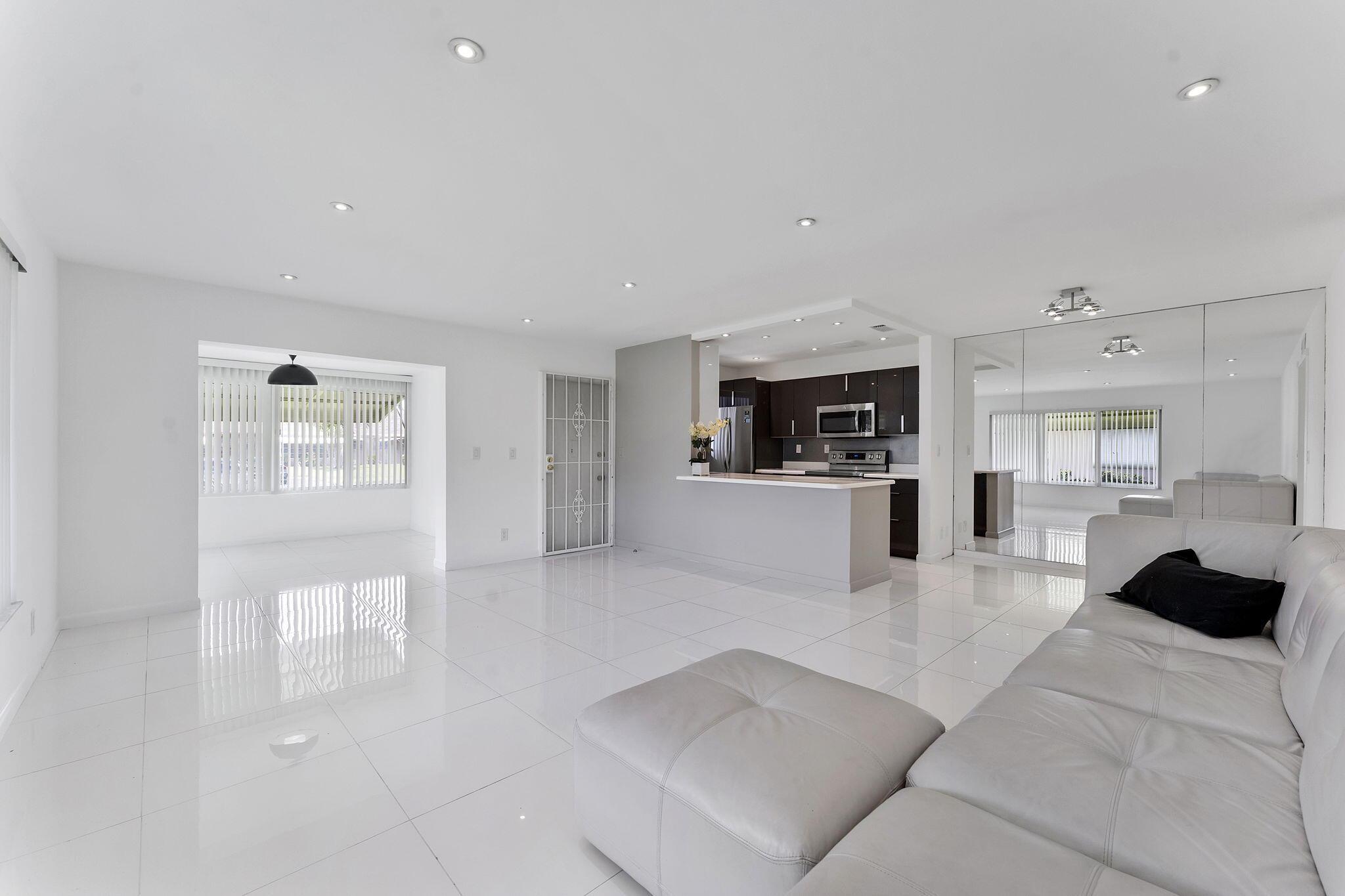 1347 NE High Point Way Way NE D