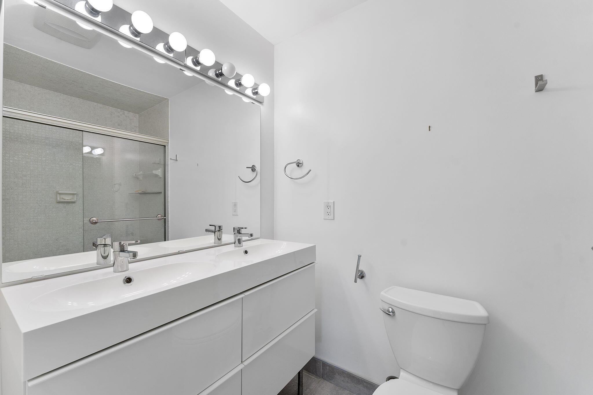 1347 NE High Point Way Way NE D