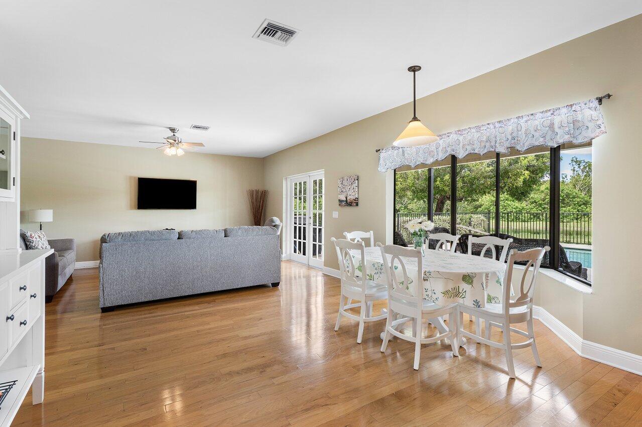 11842 Island Lakes Lane