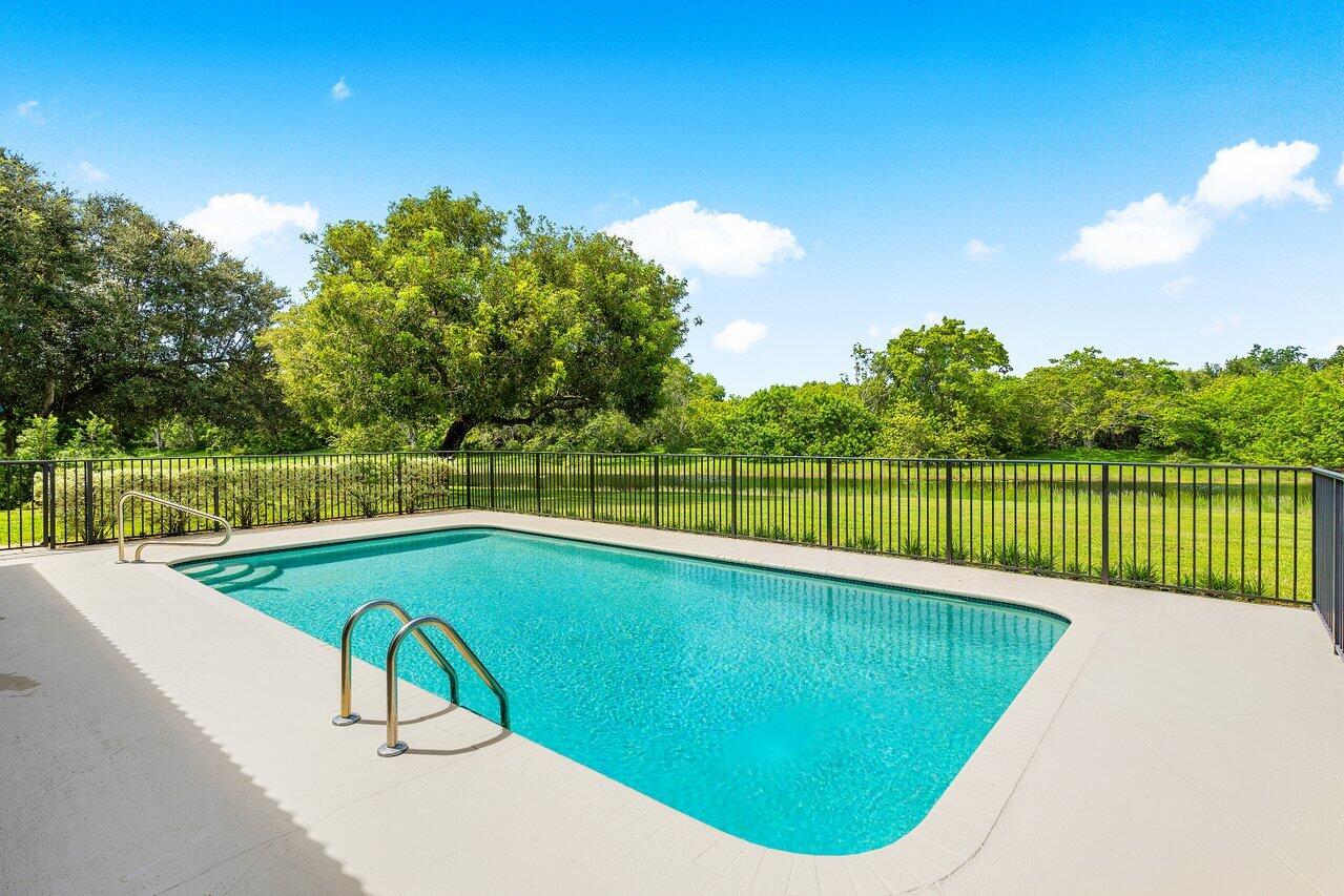 11842 Island Lakes Lane