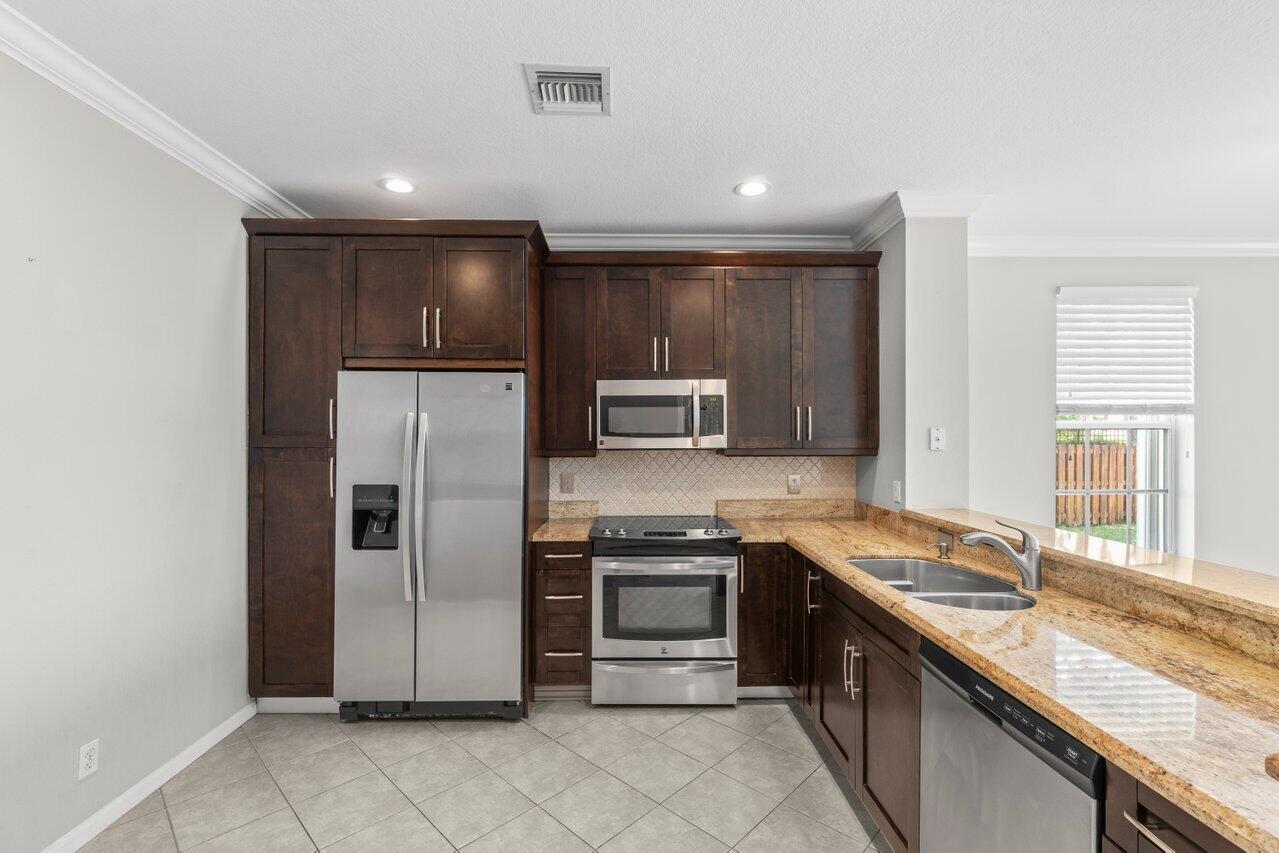 8127 Bellagio Lane