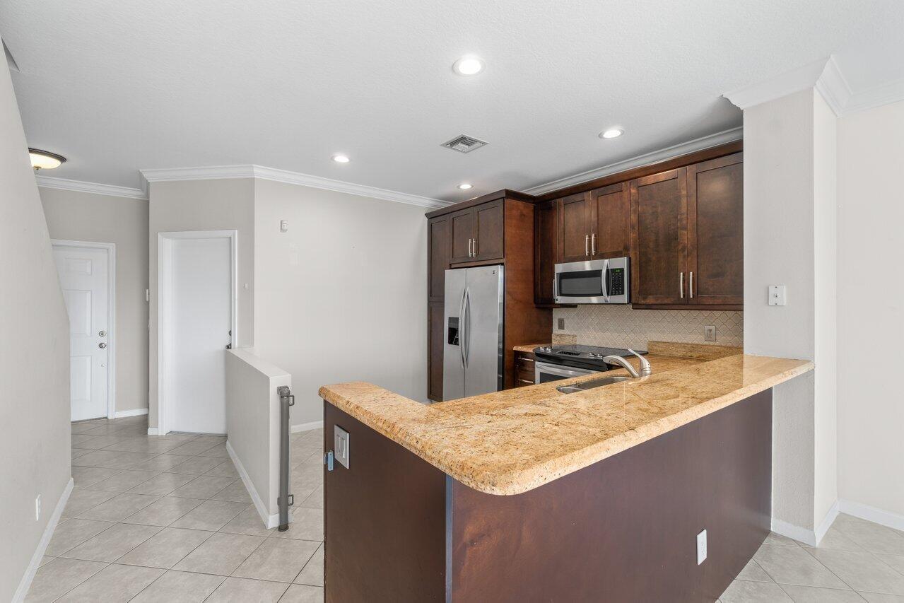 8127 Bellagio Lane