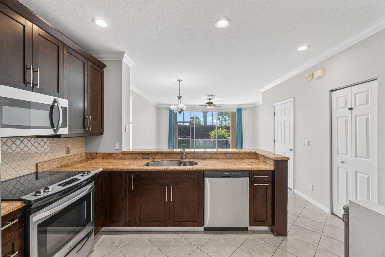 8127 Bellagio Lane