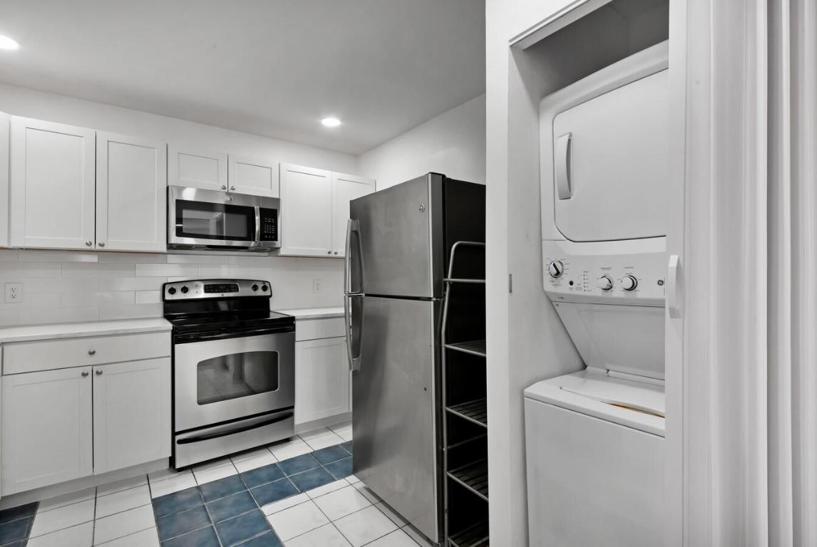 526 W Perry Street A, Lantana