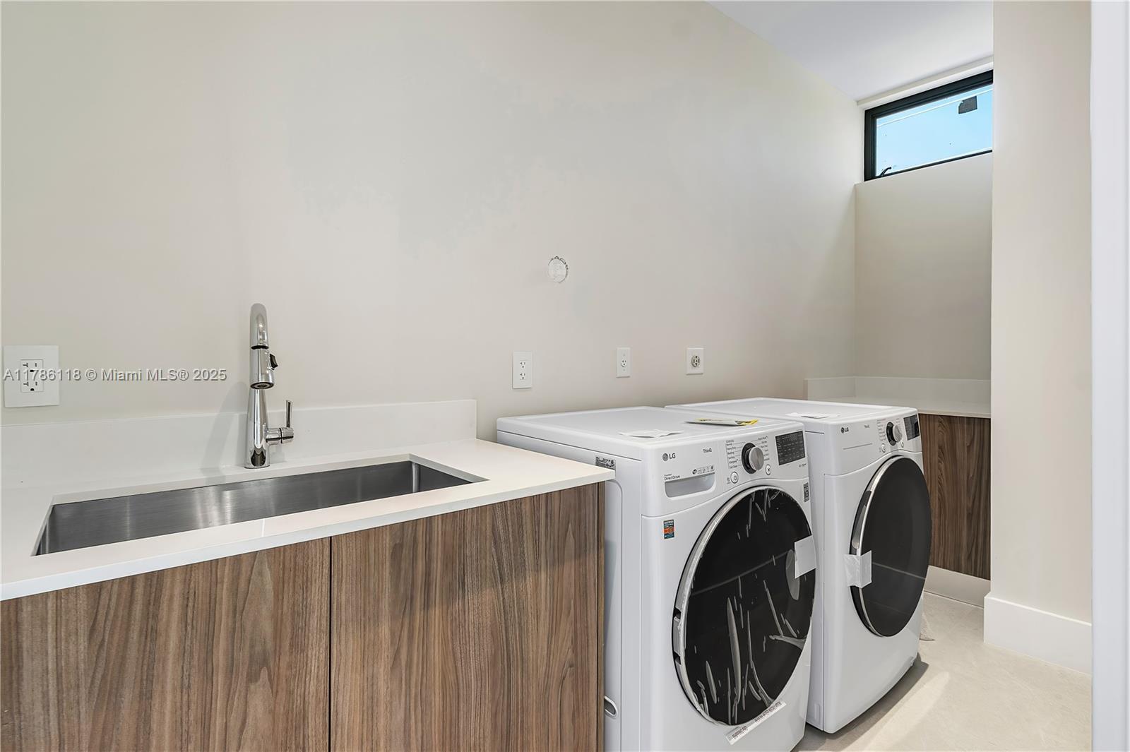2320 NE 49th Street
