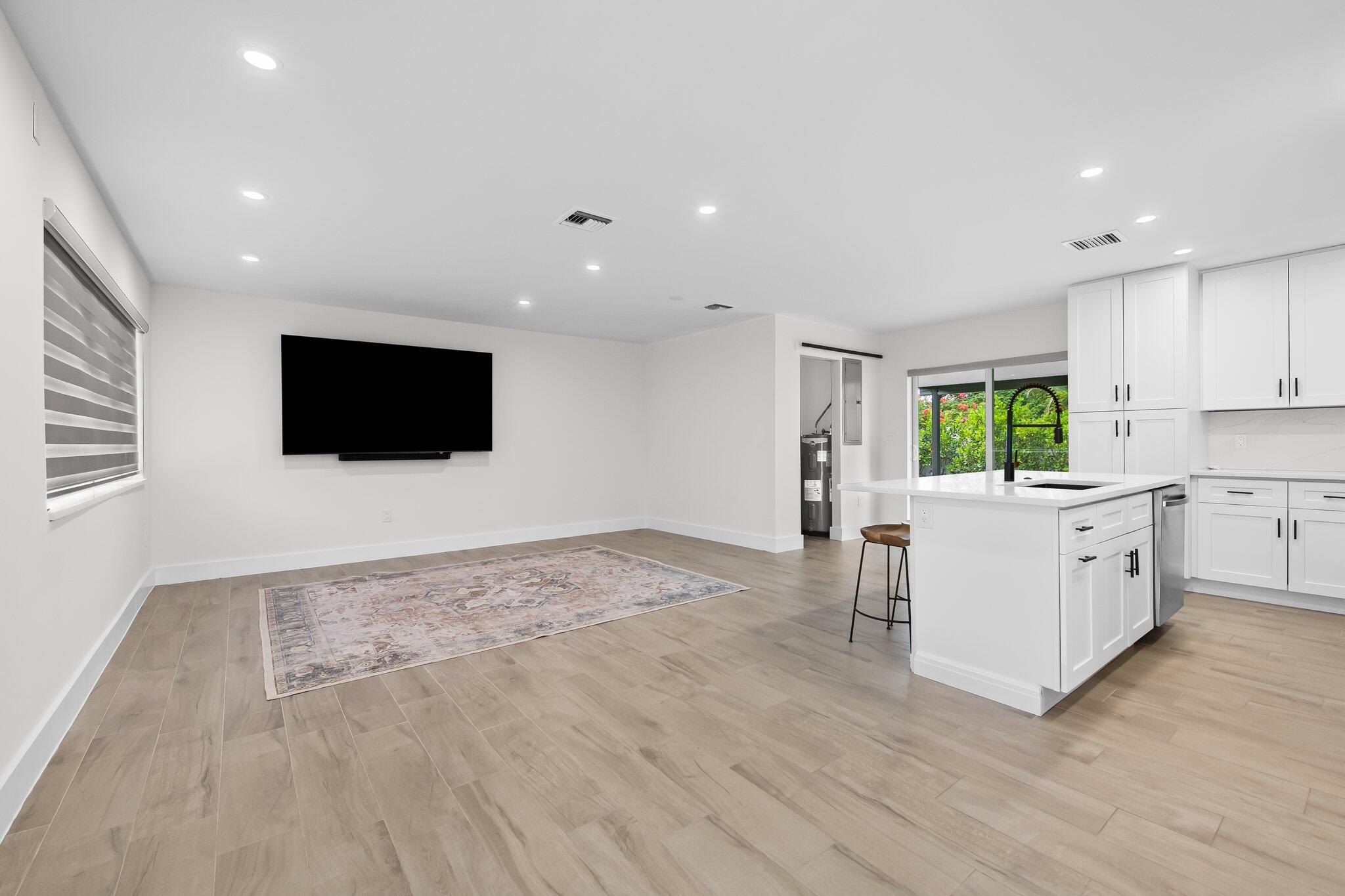 1269 NW 4th Street