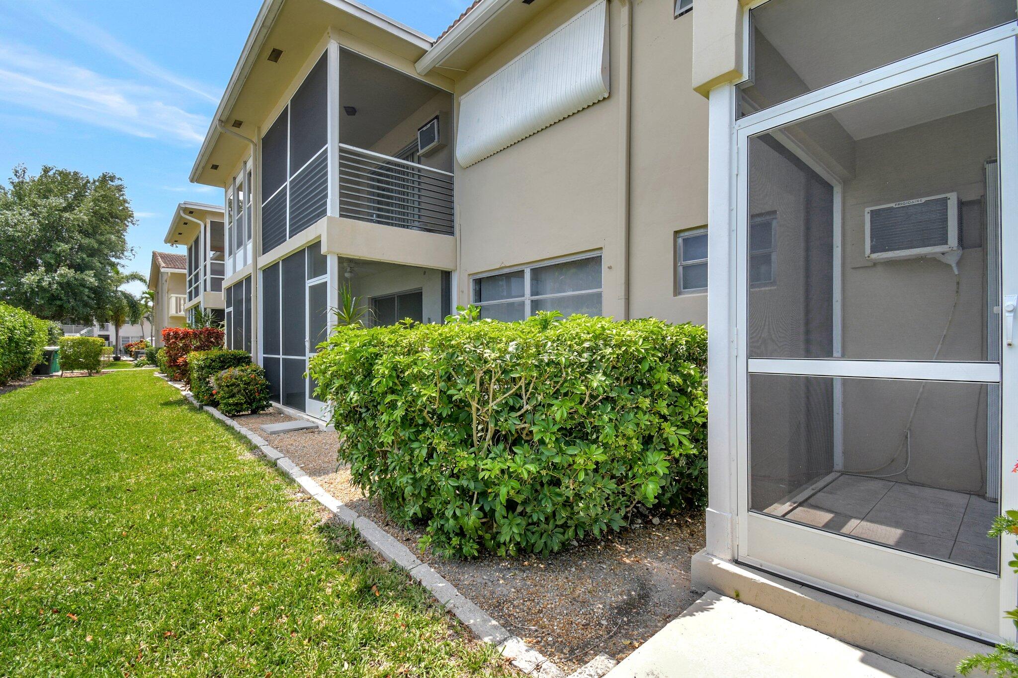 2131 NE 42nd Court 107e