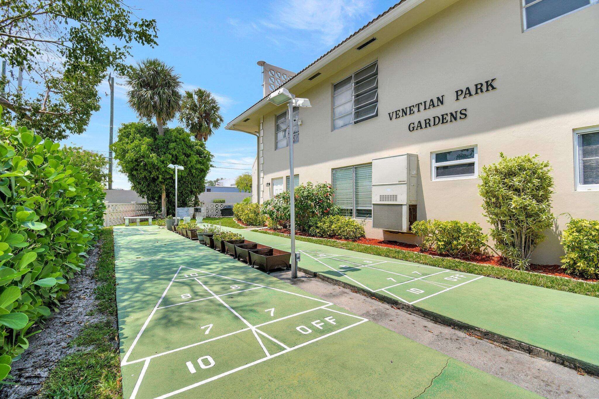 2131 NE 42nd Court 107e