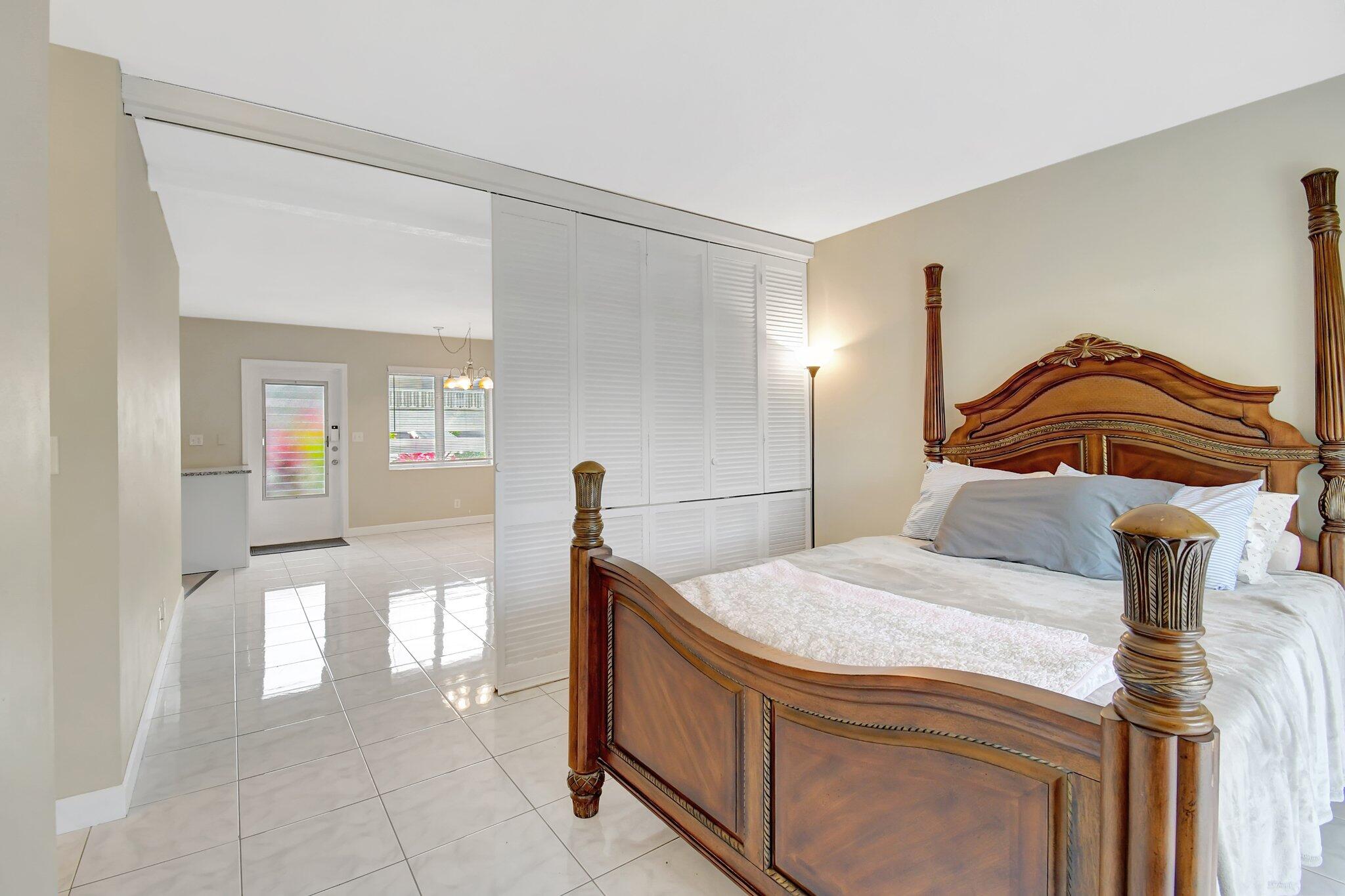 2131 NE 42nd Court 107e