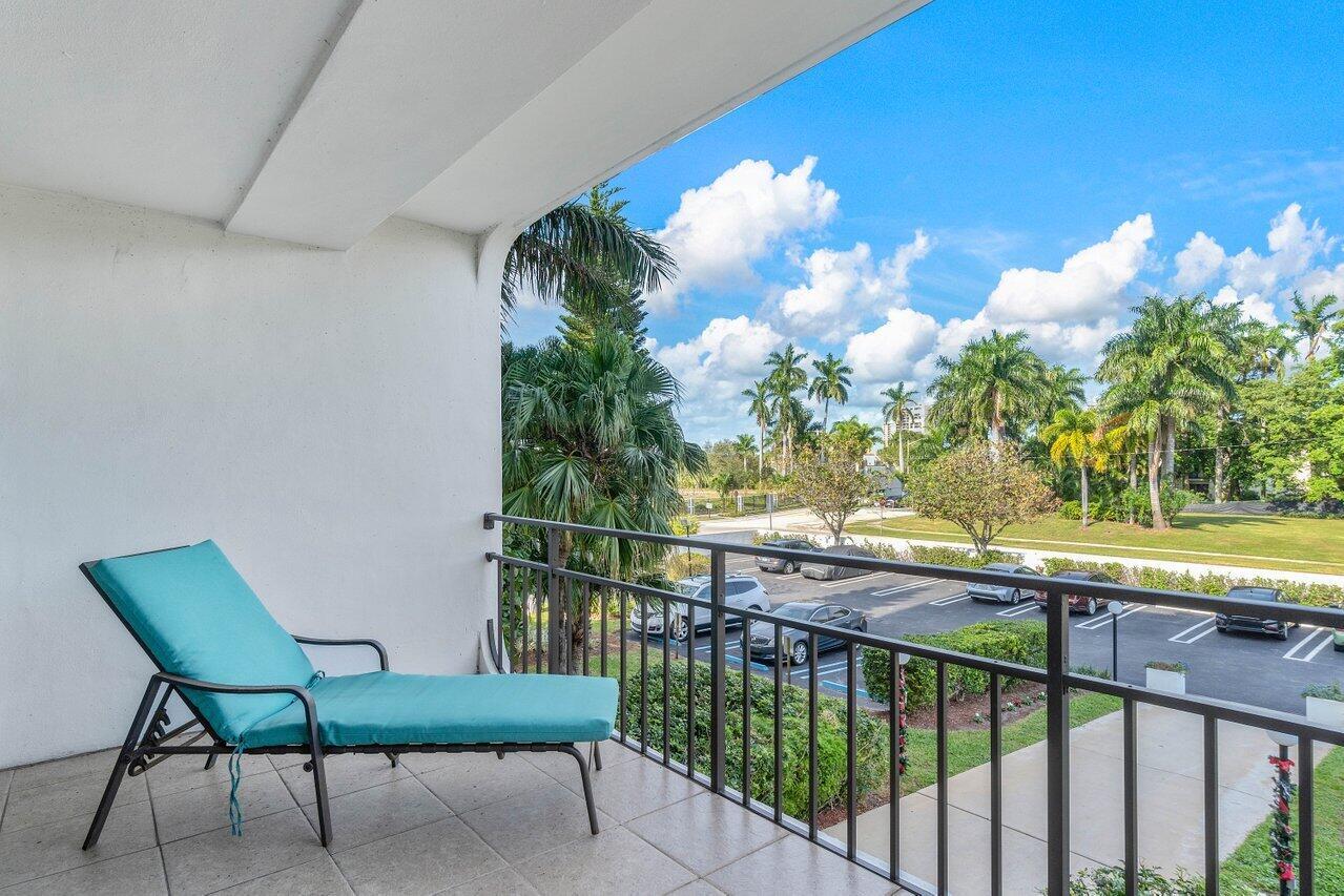 1500 Presidential Way 204