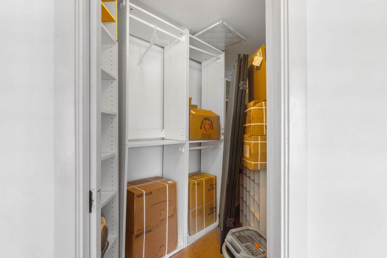 1500 Presidential Way 204