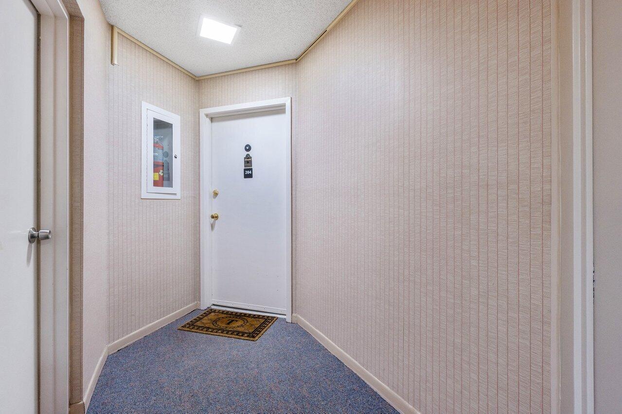 1500 Presidential Way 204