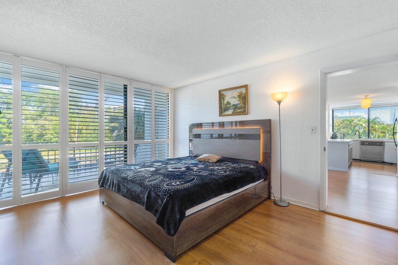 1500 Presidential Way 204