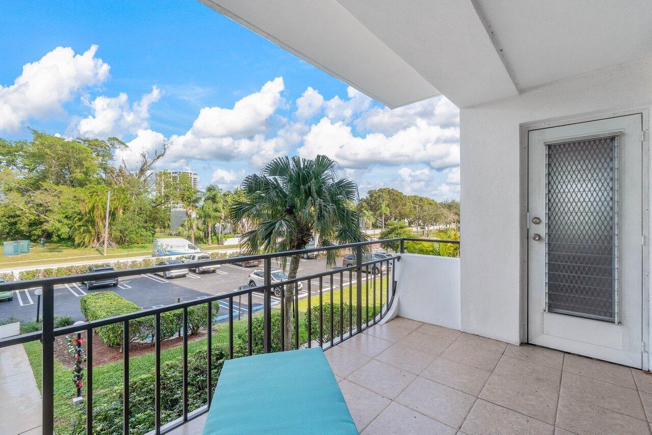 1500 Presidential Way 204