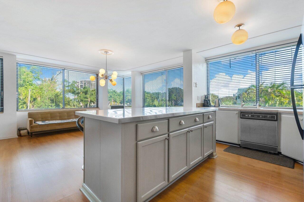 1500 Presidential Way 204