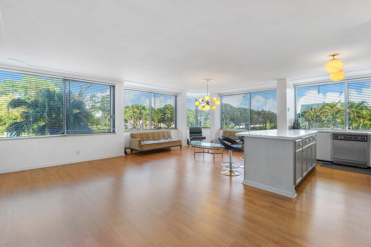 1500 Presidential Way 204