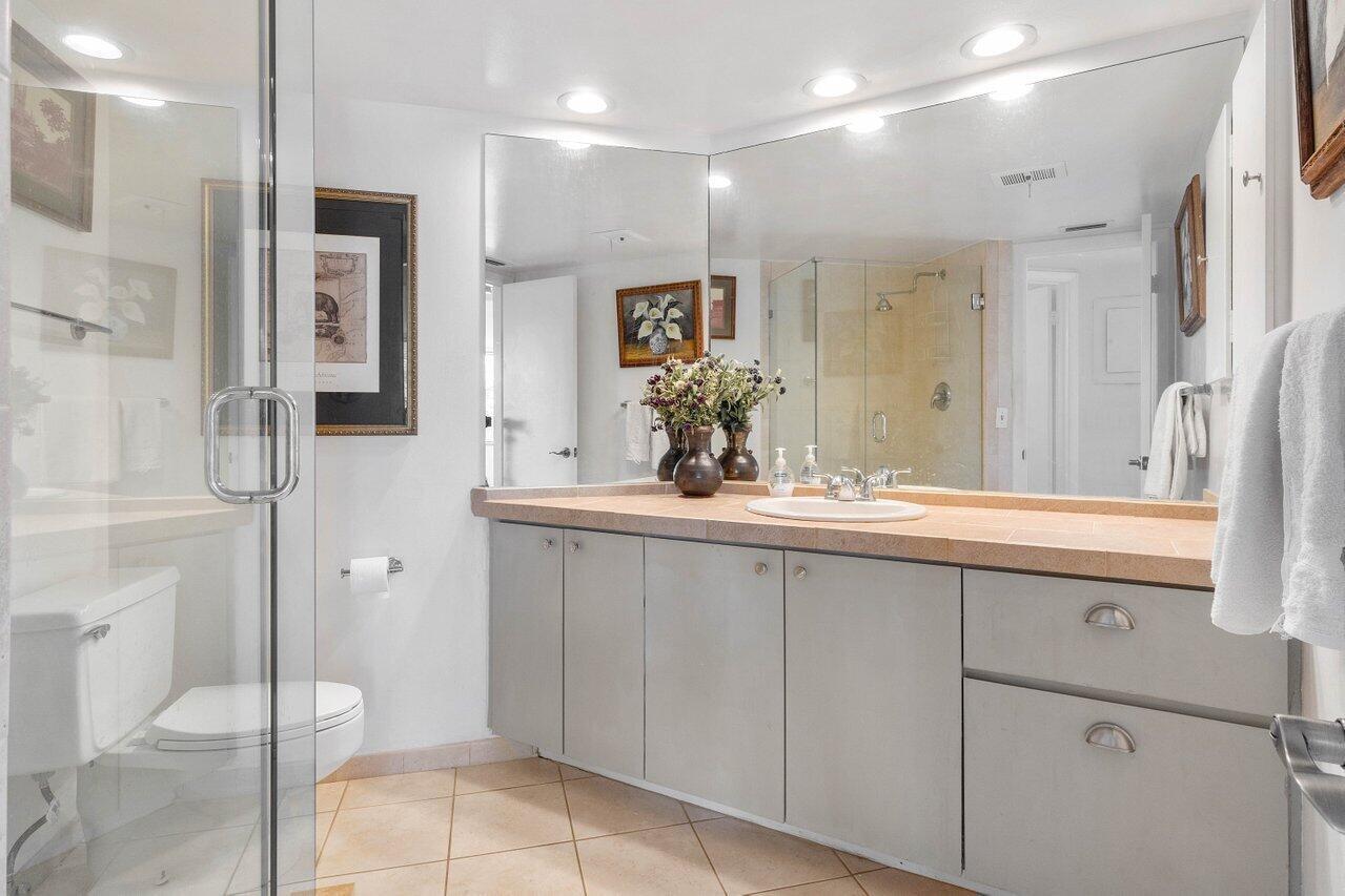 1500 Presidential Way 204