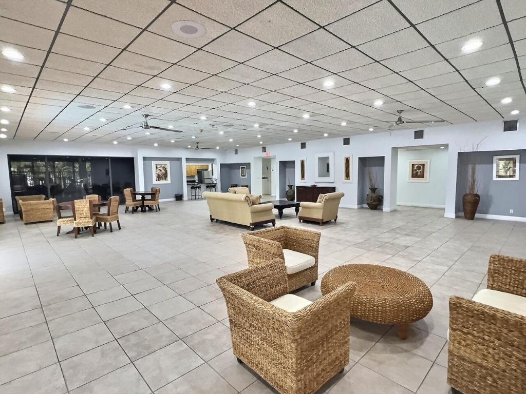 1266 S Military Trail 587, Deerfield Beach Unit: 587