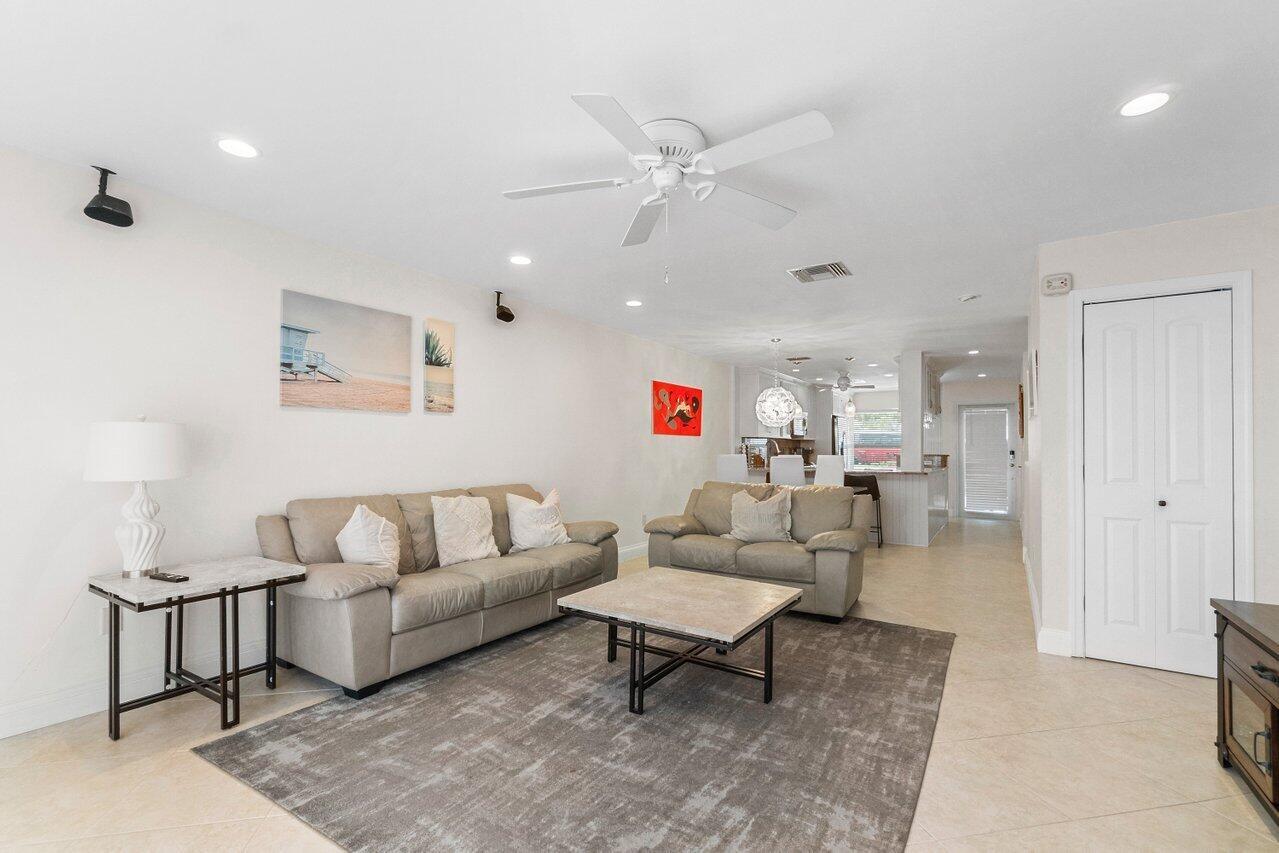 842 SE 19th Avenue 103