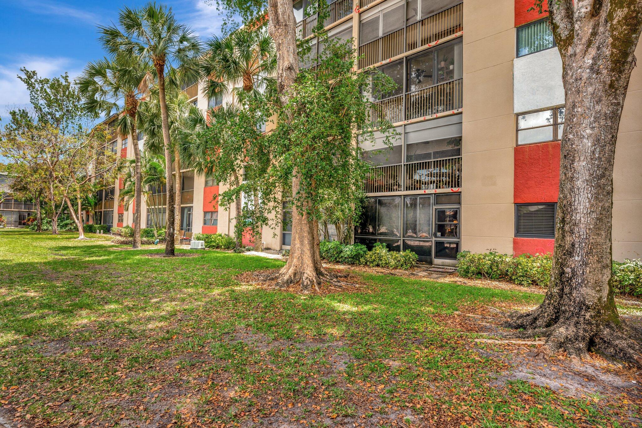 2208 S Cypress Bend Drive 103, Pompano Beach Unit: 103