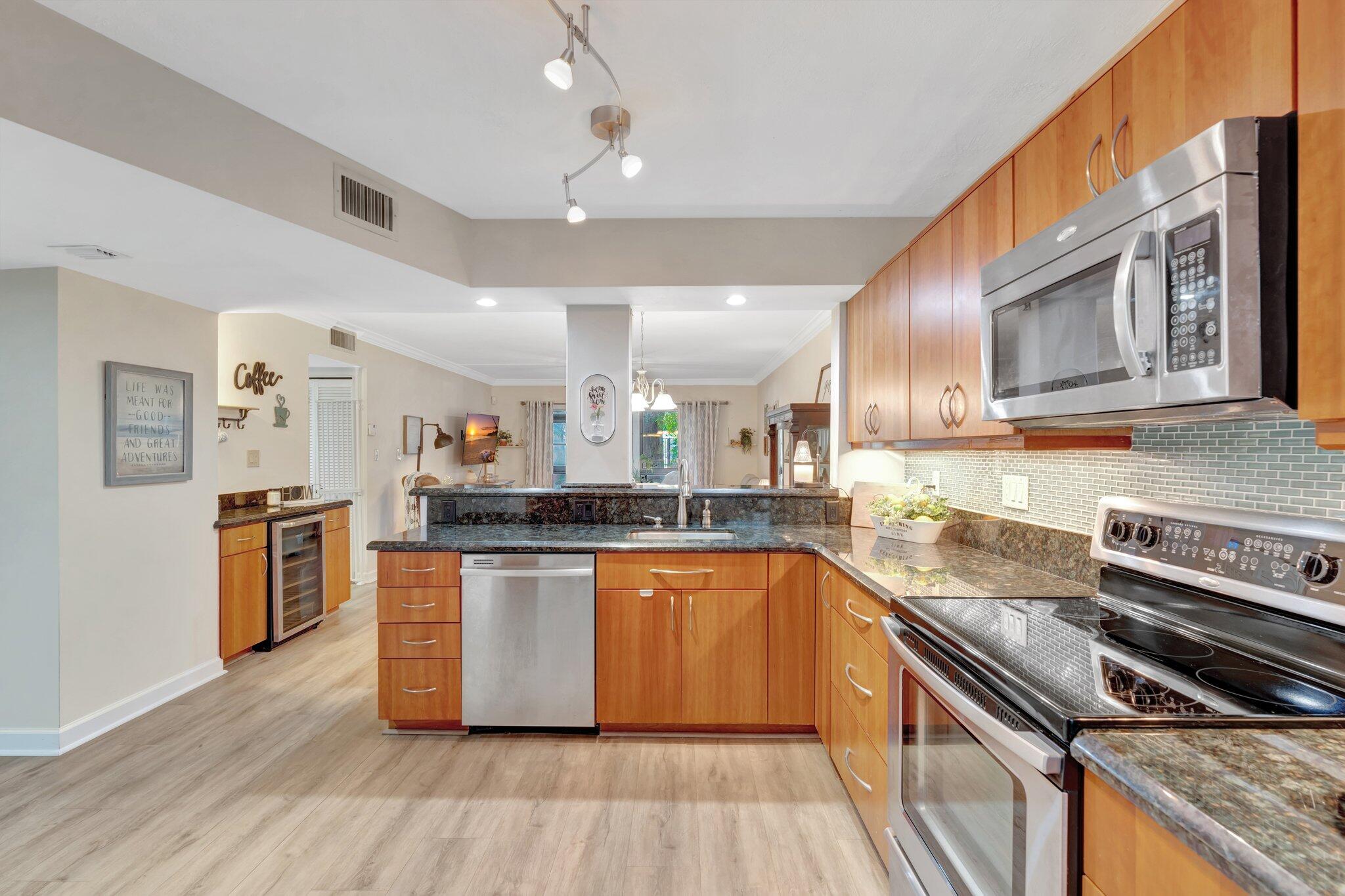 2208 S Cypress Bend Drive 103, Pompano Beach Unit: 103