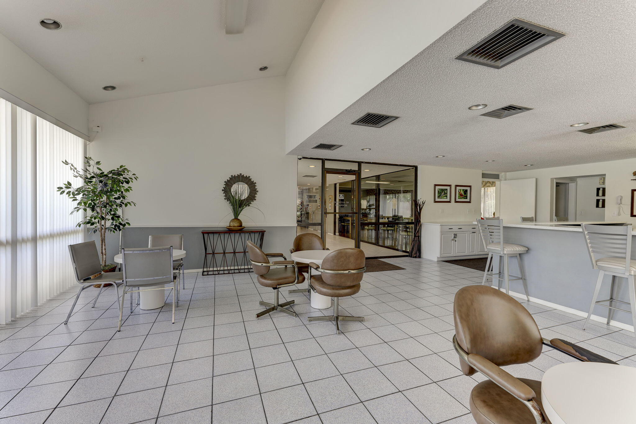 2208 S Cypress Bend Drive 103, Pompano Beach Unit: 103