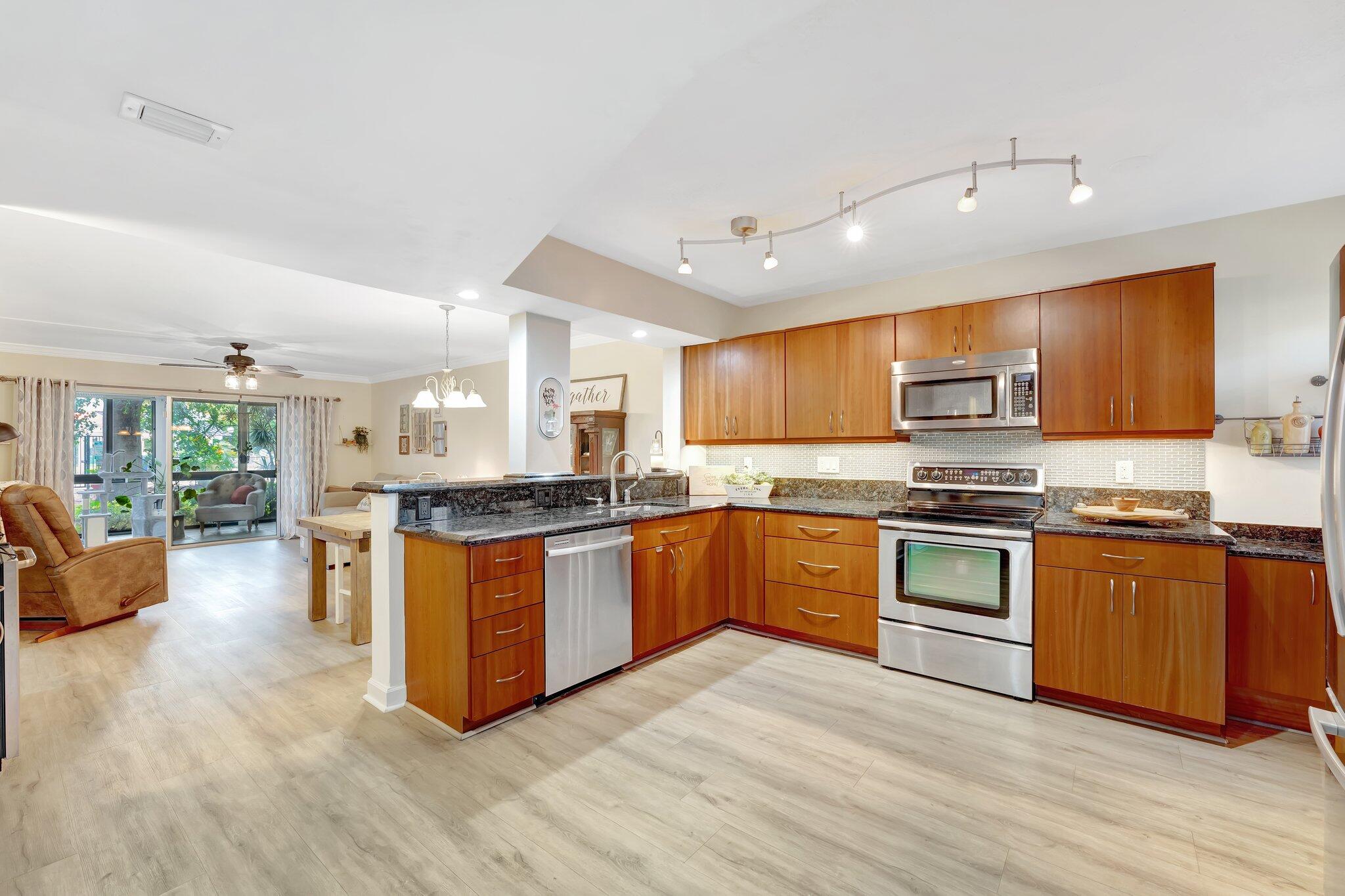 2208 S Cypress Bend Drive 103, Pompano Beach Unit: 103