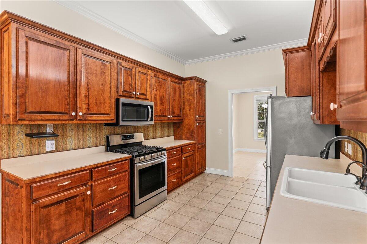 9601 Sunnybrook Drive