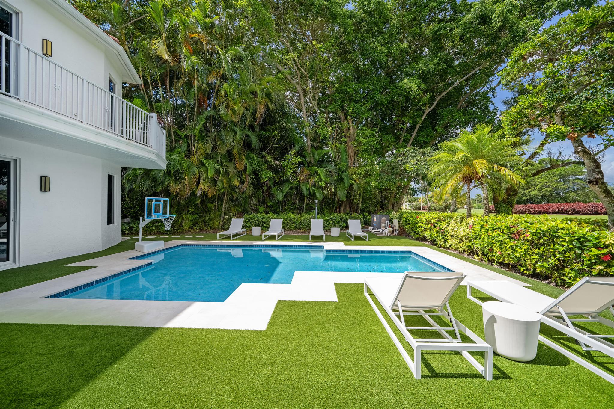 5607 NW 24th Terrace