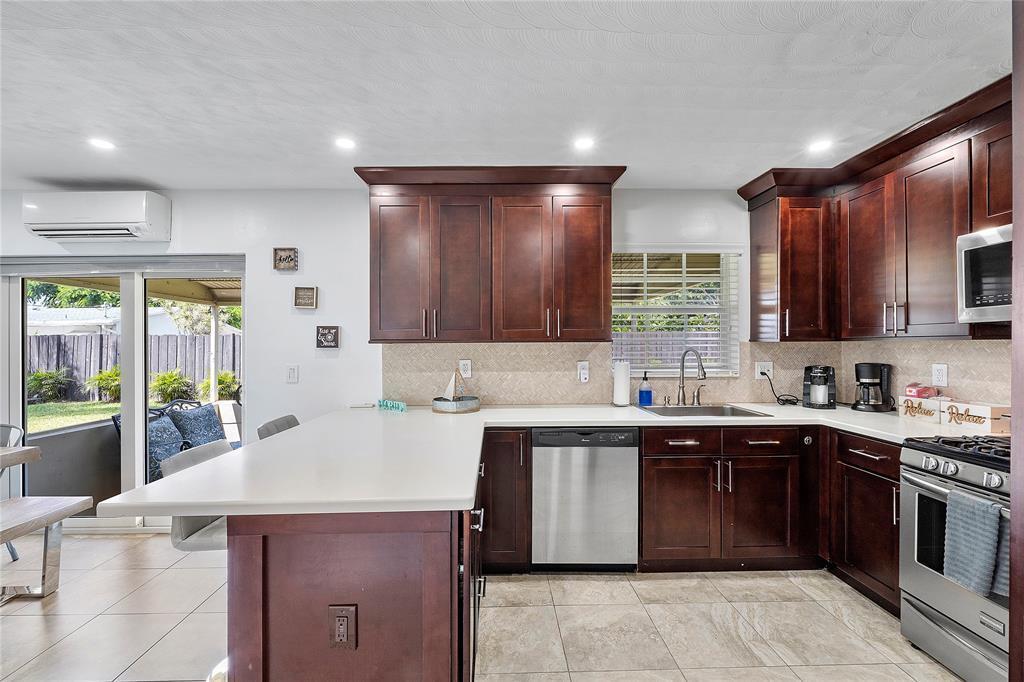 3031 NE 9th Terrace