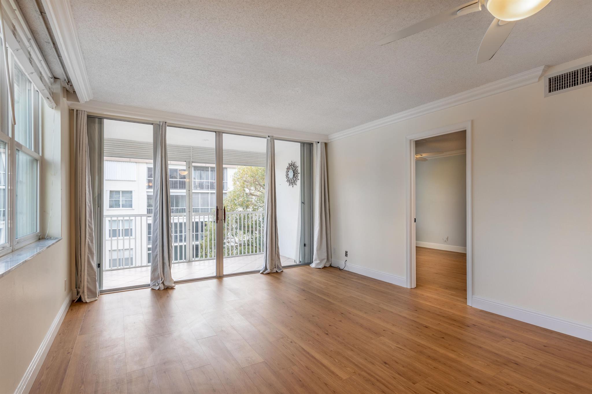 2012 S Federal Highway 301