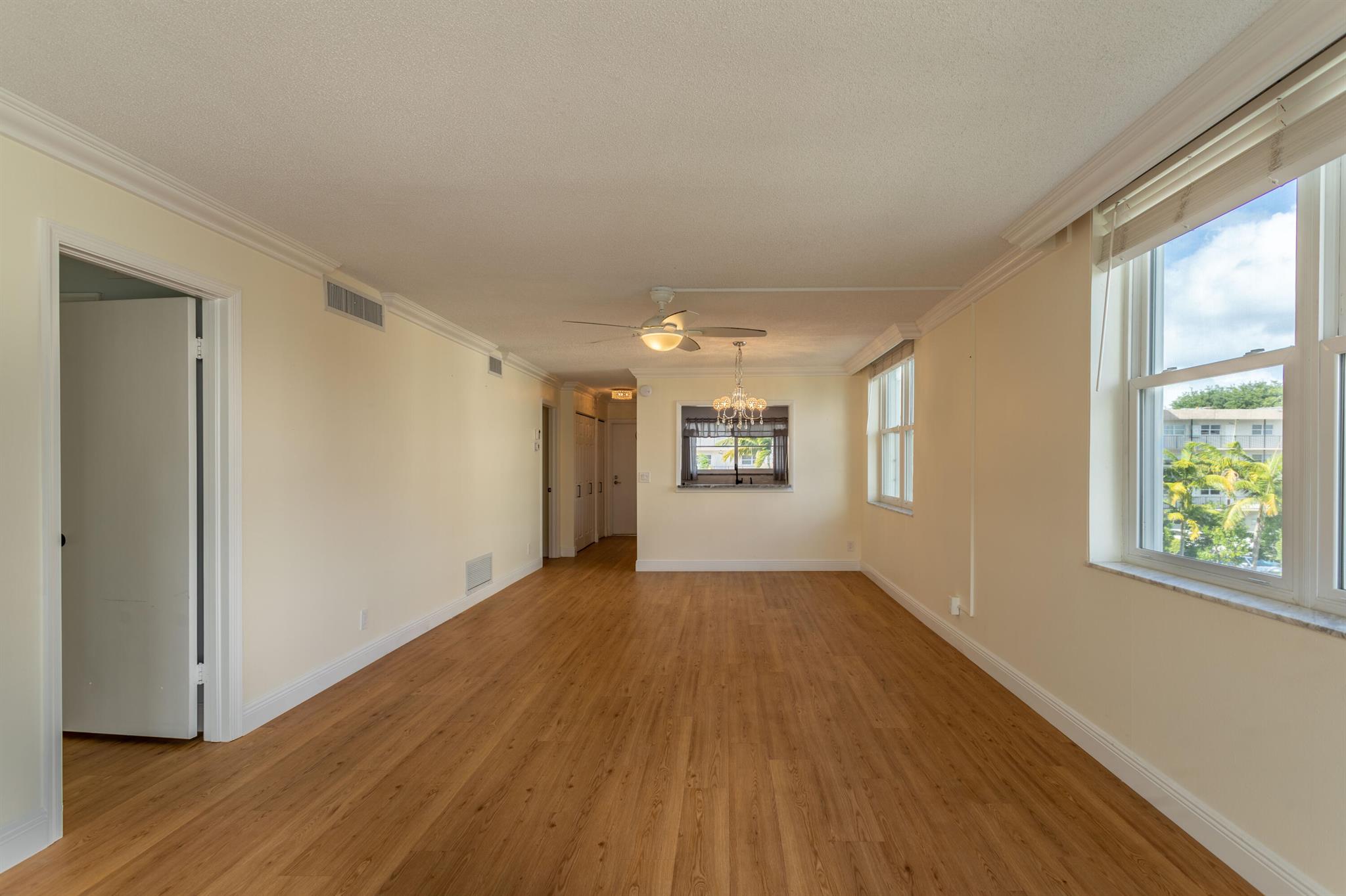 2012 S Federal Highway 301