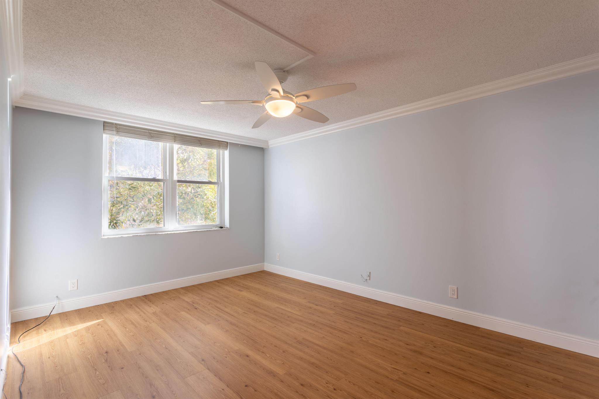 2012 S Federal Highway 301