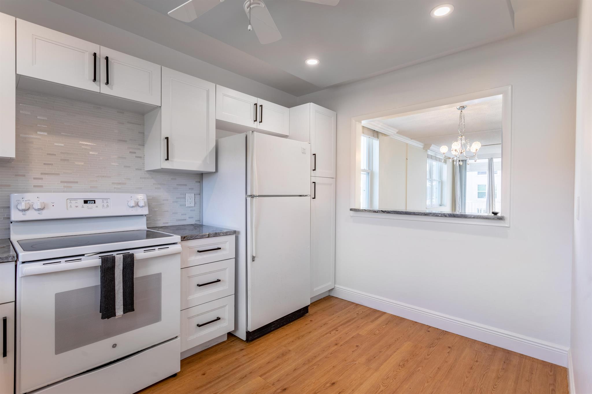 2012 S Federal Highway 301