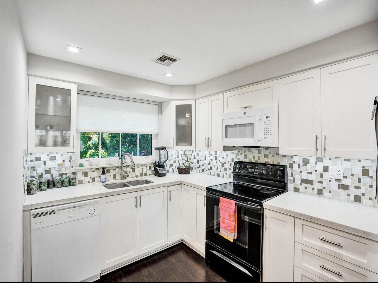 6590 N Ocean Boulevard 9