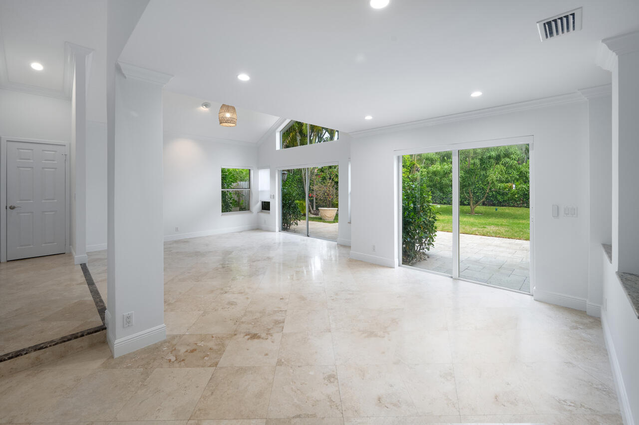 2075 NW 52nd Street