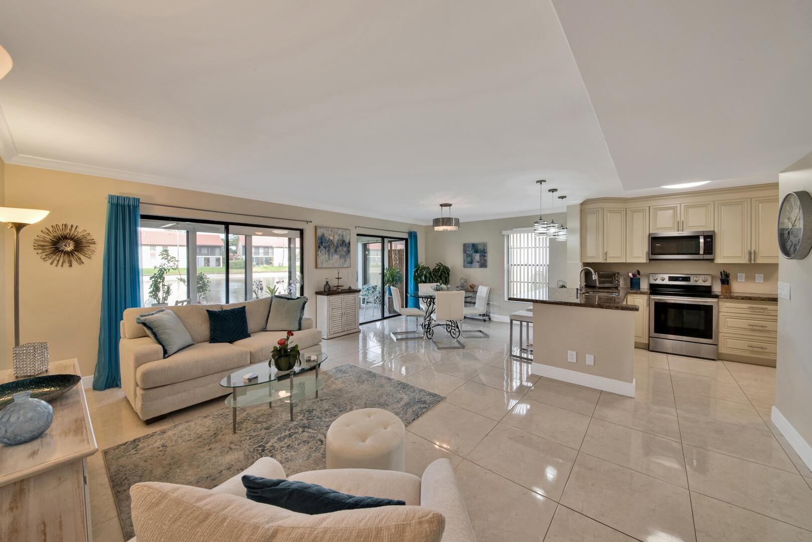 10223 N Circle Lake Drive 102