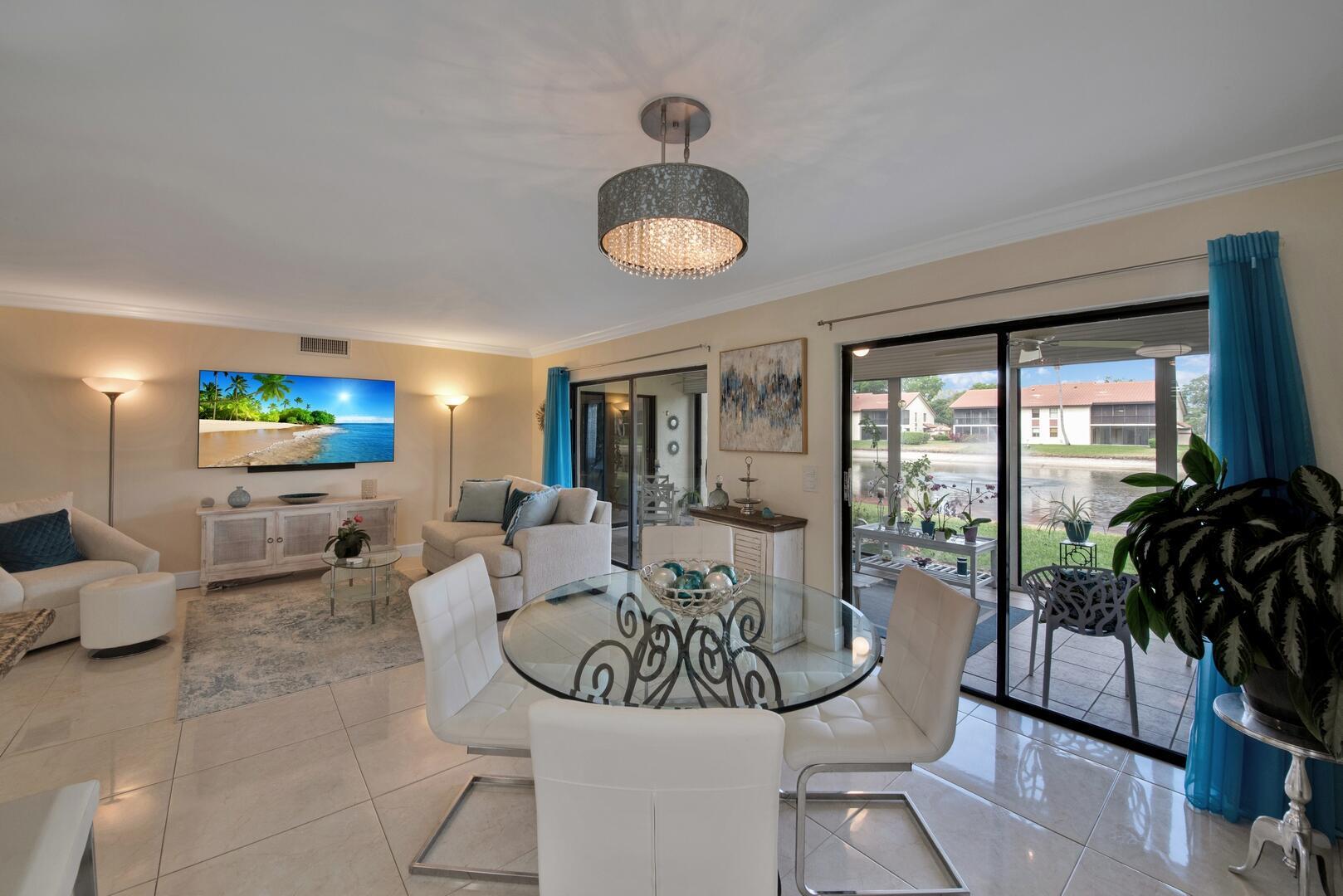 10223 N Circle Lake Drive 102