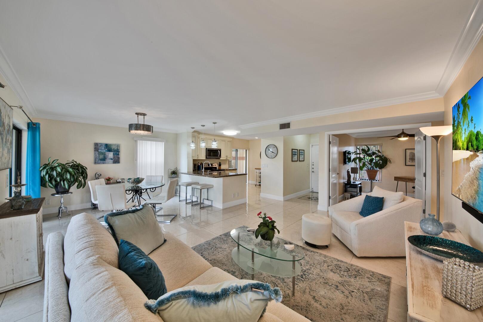 10223 N Circle Lake Drive 102