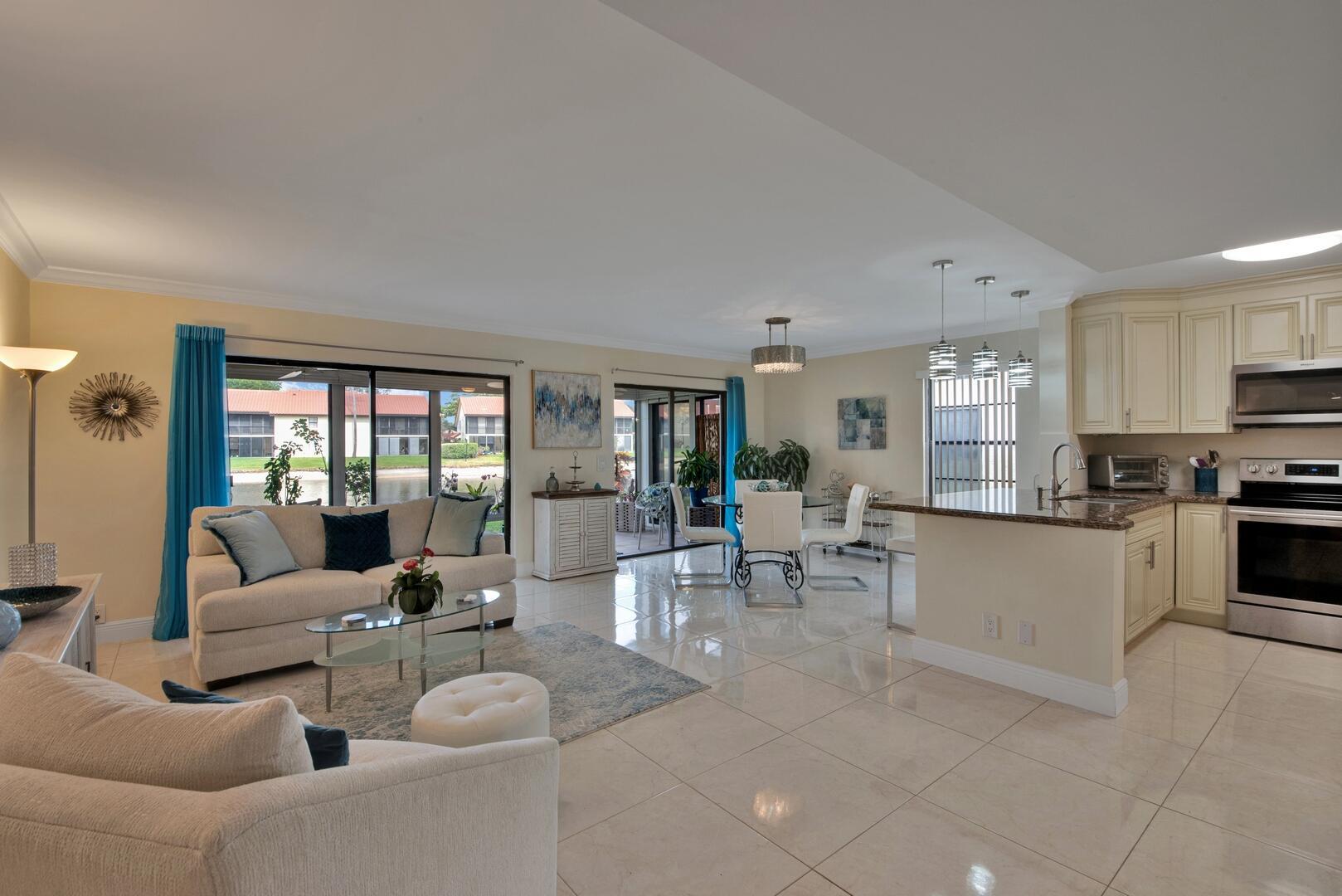 10223 N Circle Lake Drive 102