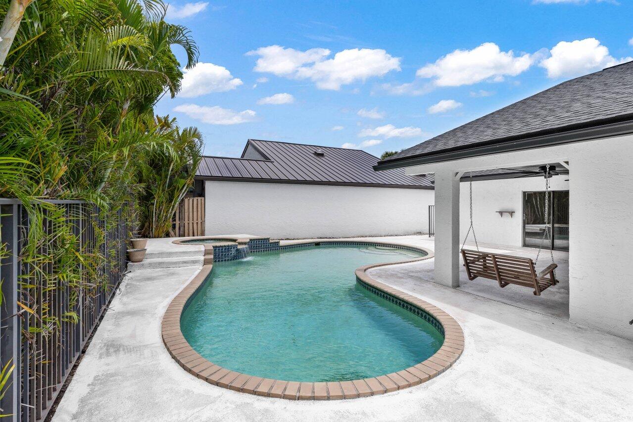 21641 Sutters Lane