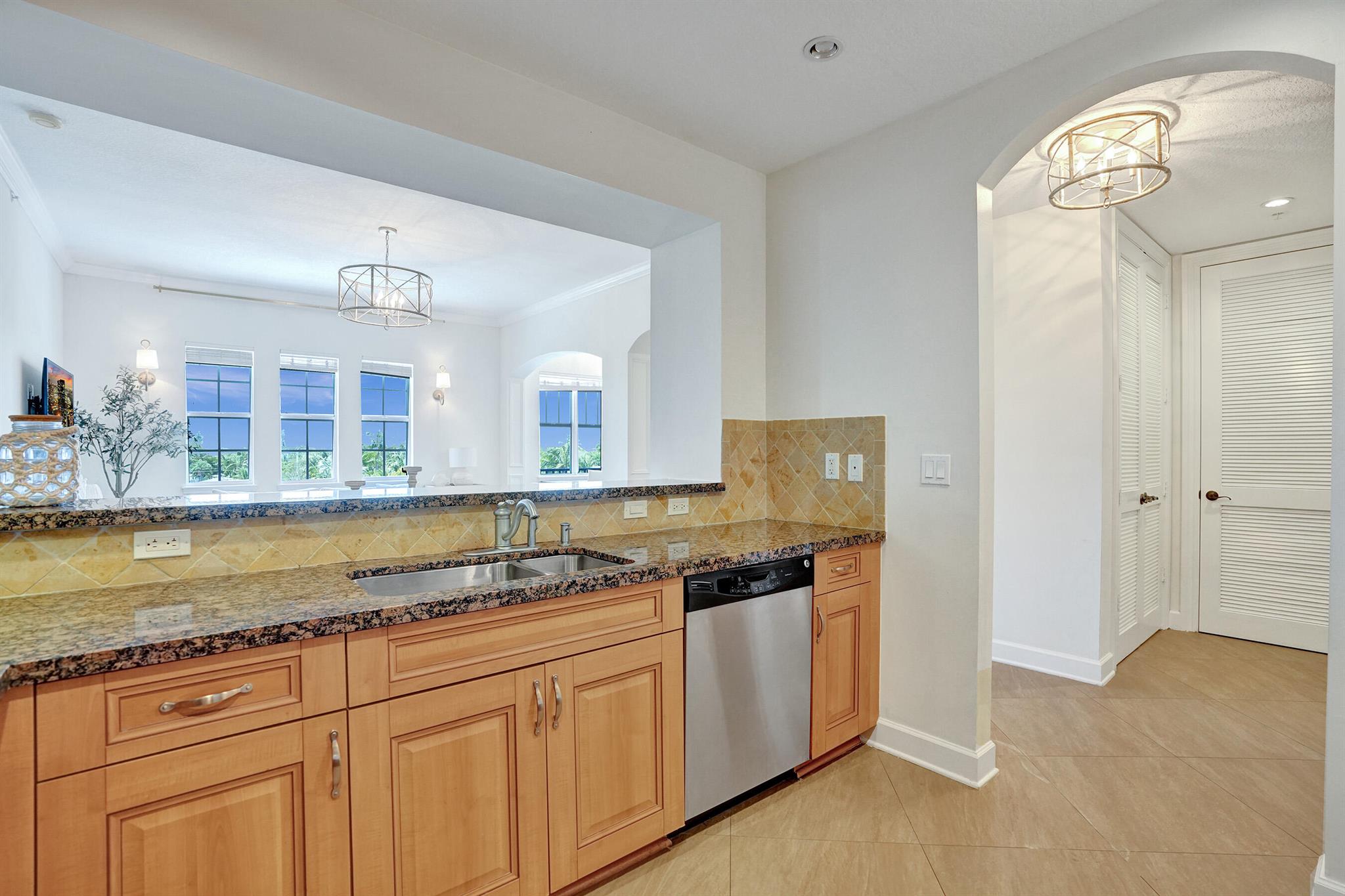 200 NE 2nd Avenue 410