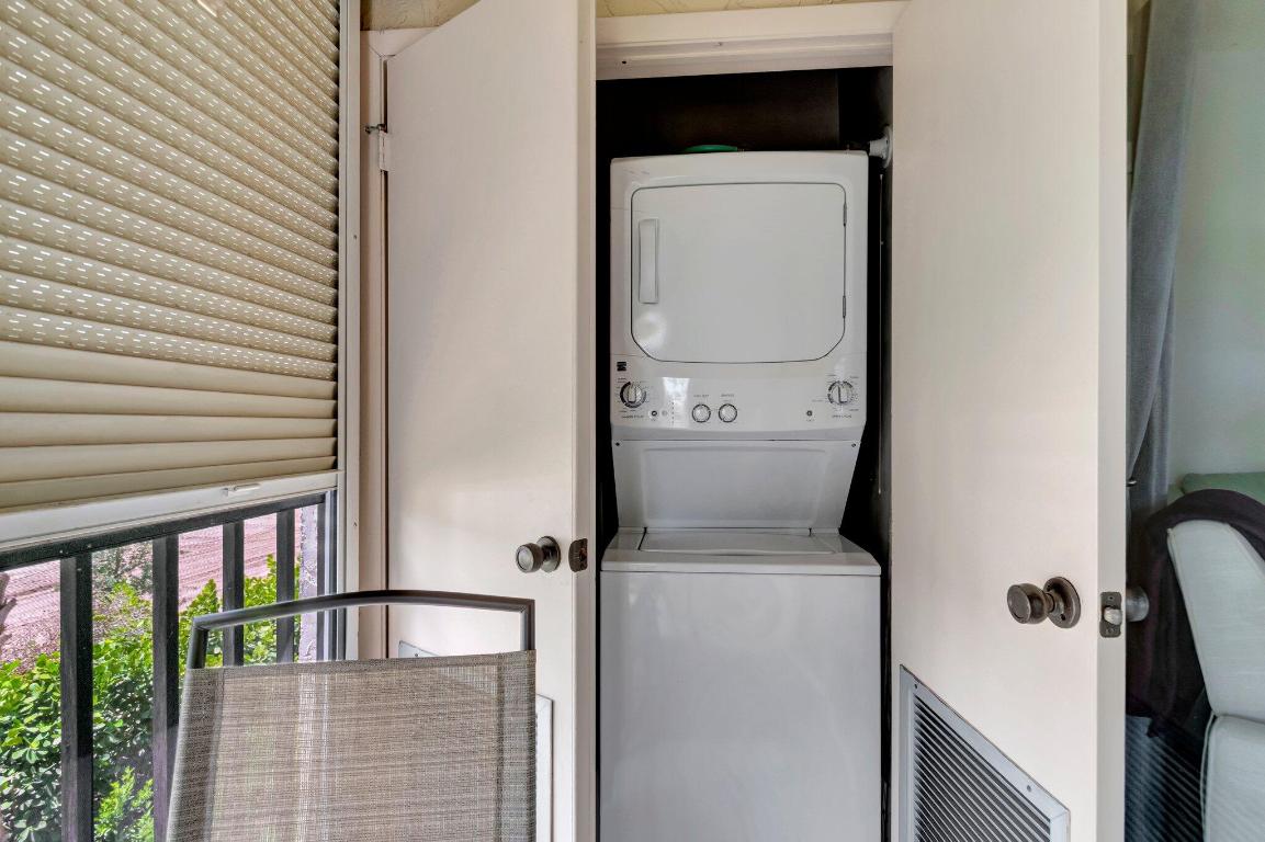 7202 Golf Colony Court 203, Lake Worth Unit: 203