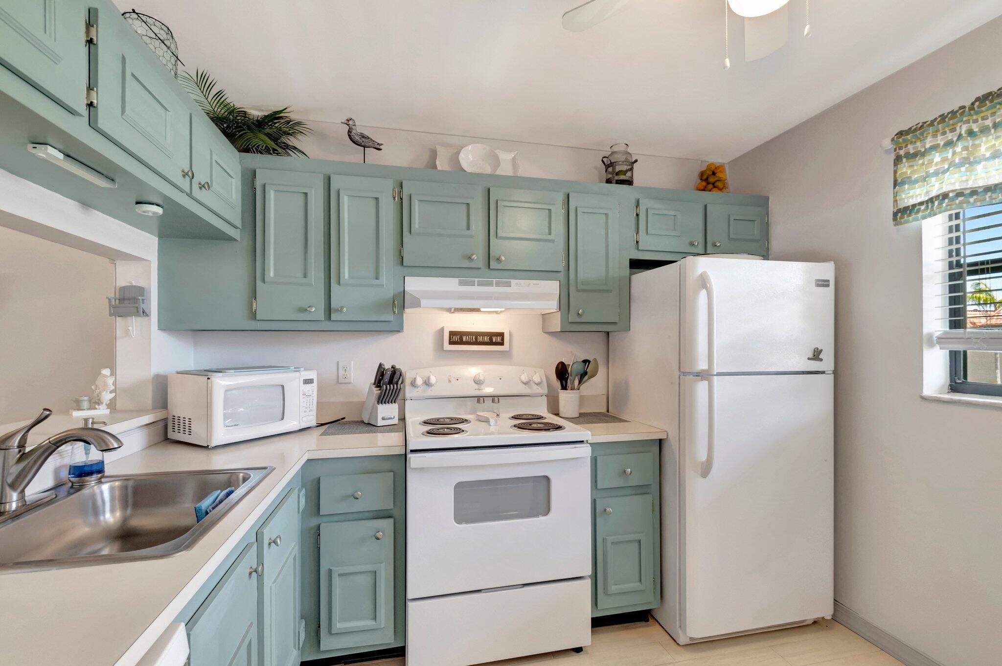 7202 Golf Colony Court 203, Lake Worth Unit: 203