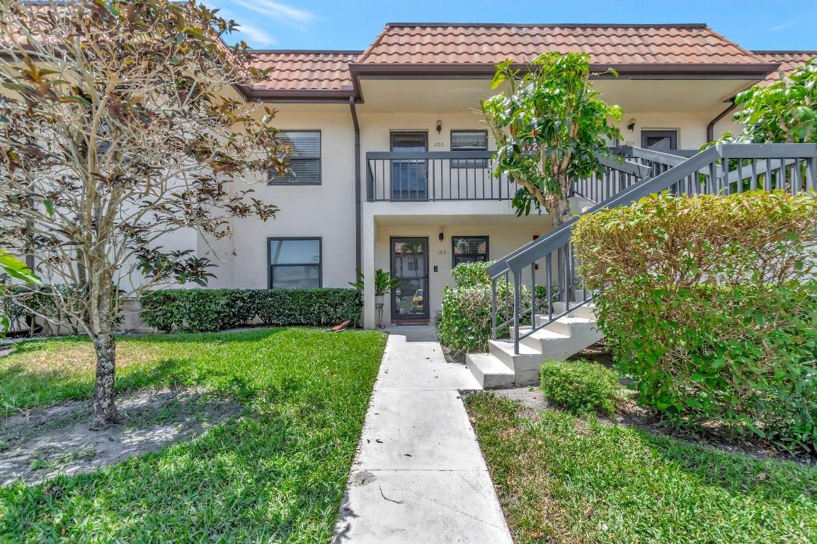 7202 Golf Colony Court 203, Lake Worth Unit: 203