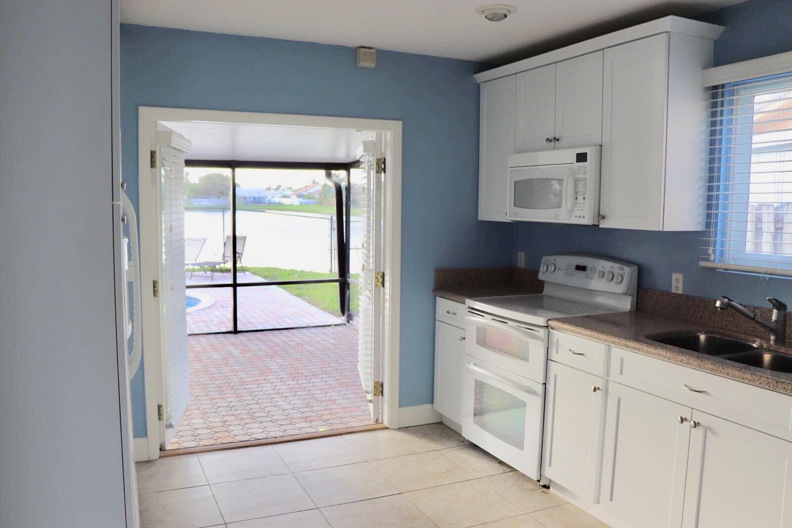 6158 Country Fair Circle Circle