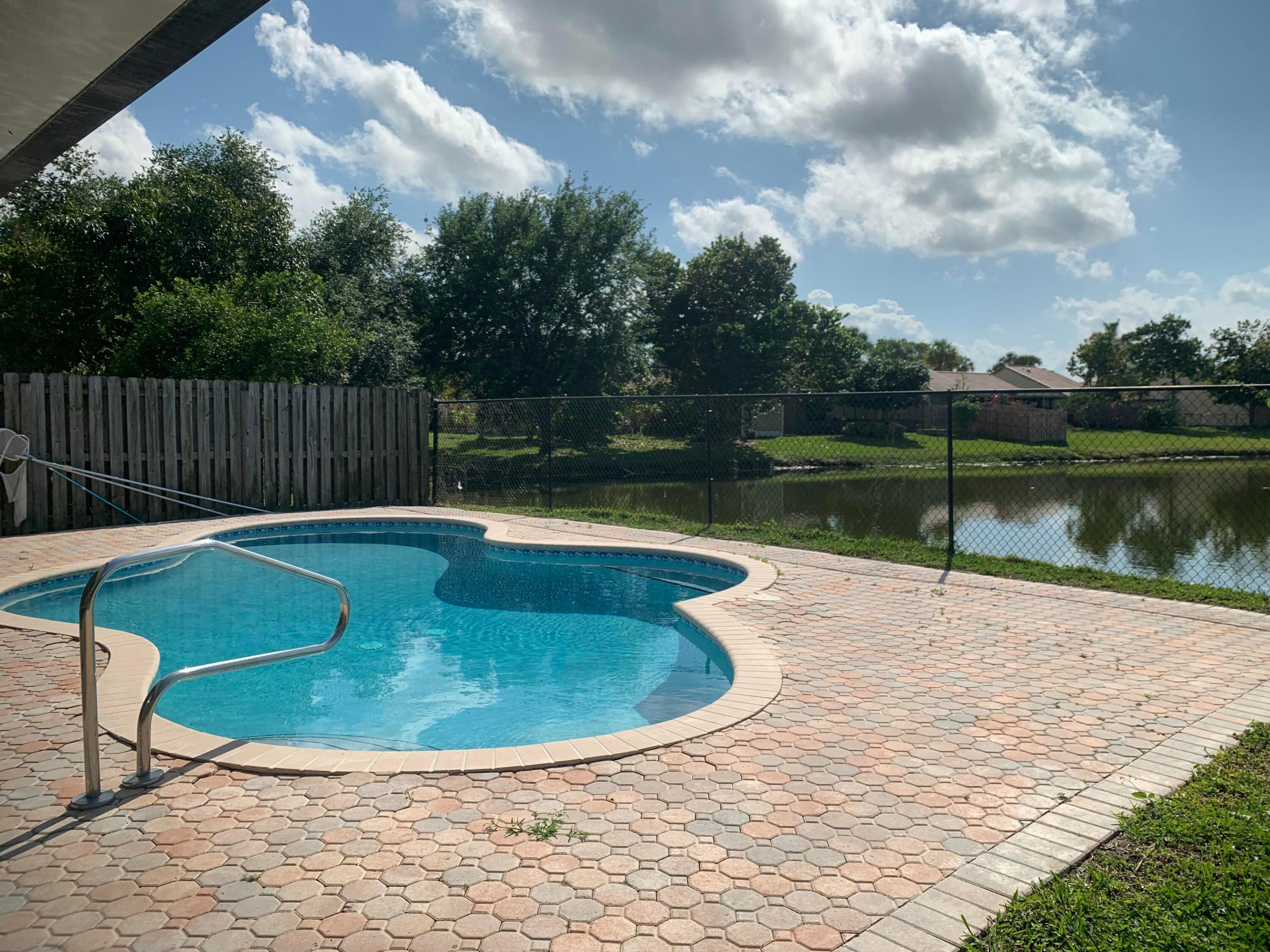 6158 Country Fair Circle Circle